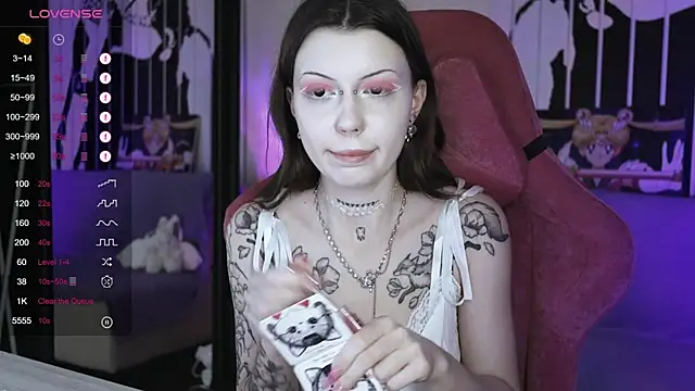 prettybones online show from 01/01/25, 12:44