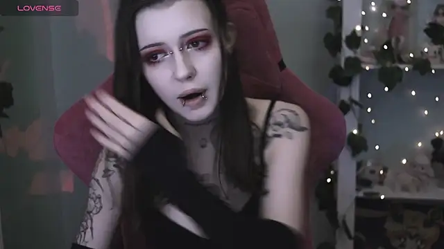 Snapshot of prettybones chatting on 04/08/26, 12:10 prettybones online show from 04/08/26, 12:10