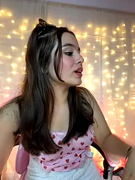 Juanelopez1 online show from 11/12/25, 03:18