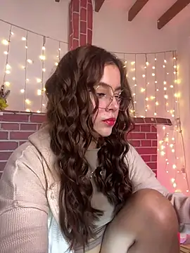 Snapshot of Juanelopez1 chatting on 02/02/26, 12:09 Juanelopez1 online show from 02/02/26, 12:09