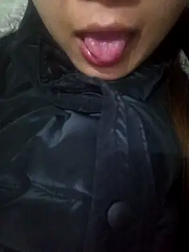 Snapshot of -Almira- chatting on 01/31/25, 11:24 -Almira- online show from 01/31/25, 11:24