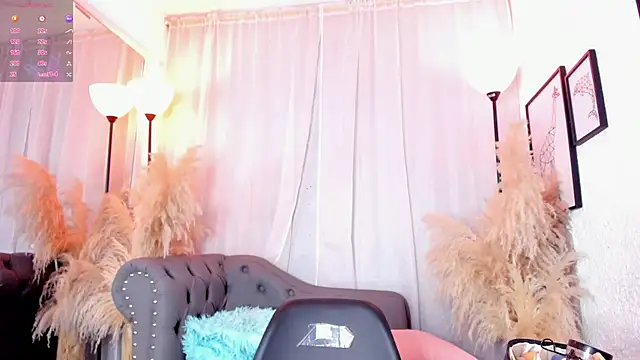 Snapshot of scarlett_johs chatting on 09/23/25, 12:19 scarlett johs online show from 09/23/25, 12:19