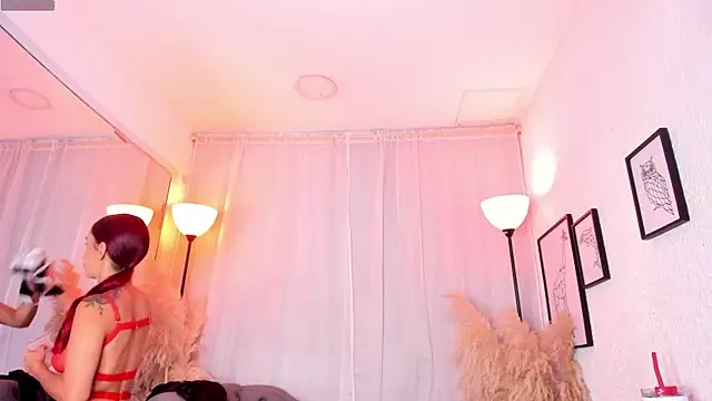 Snapshot of scarlett_johs chatting on 10/11/25, 12:15 scarlett johs online show from 10/11/25, 12:15