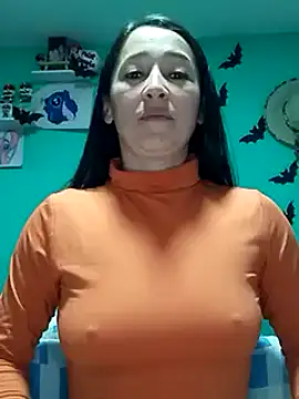 emilypoppy3 online show from 02/03/25, 12:25