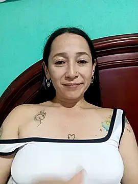 emilypoppy3 online show from 10/16/25, 02:23