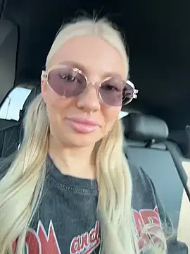 Snapshot of NewLale chatting on 06/14/26, 02:24 NewLale online show from 06/14/26, 02:24