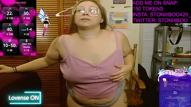 Snapshot of Stoniiiboo chatting on 12/14/24, 10:56 Stoniiiboo online show from 12/14/24, 10:56