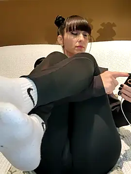 Melody87 online show from 11/26/25, 09:16