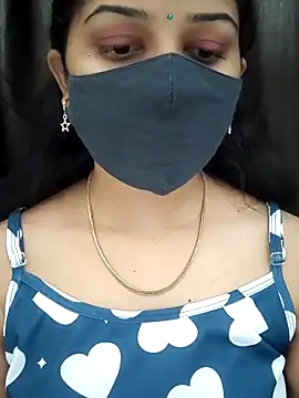 Snapshot of Angleannie chatting on 12/23/25, 01:36 Angleannie online show from 12/23/25, 01:36