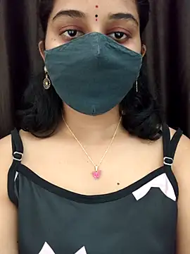 Snapshot of Angleannie chatting on 03/17/26, 06:44 Angleannie online show from 03/17/26, 06:44