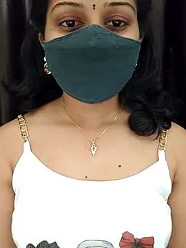 Snapshot of Angleannie chatting on 04/13/26, 04:12 Angleannie online show from 04/13/26, 04:12