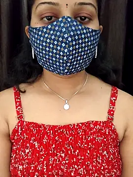 Snapshot of Angleannie chatting on 04/14/26, 06:36 Angleannie online show from 04/14/26, 06:36