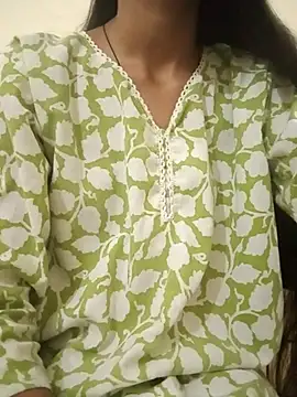 Snapshot of Kumkum_36 chatting on 02/26/26, 04:55 Kumkum 36 online show from 02/26/26, 04:55