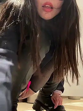 Snapshot of Game_yoyo chatting on 01/04/25, 10:05 Game yoyo online show from 01/04/25, 10:05