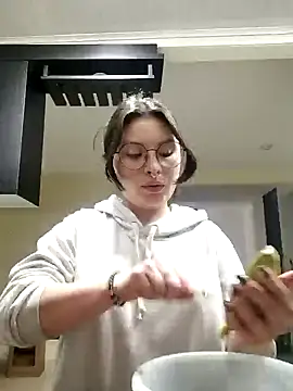 Snapshot of jessica_gomez chatting on 01/24/25, 12:42 jessica gomez online show from 01/24/25, 12:42