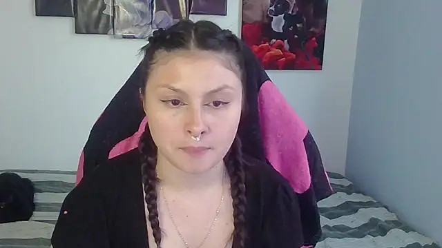 Snapshot of jessica_gomez chatting on 10/16/25, 10:33 jessica gomez online show from 10/16/25, 10:33