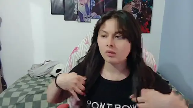 Snapshot of jessica_gomez chatting on 10/30/25, 10:10 jessica gomez online show from 10/30/25, 10:10