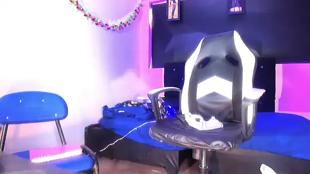 Snapshot of rosedewitt chatting on 01/30/25, 02:36 rosedewitt online show from 01/30/25, 02:36