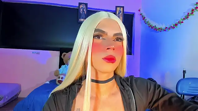 Snapshot of rosedewitt chatting on 02/07/25, 11:23 rosedewitt online show from 02/07/25, 11:23