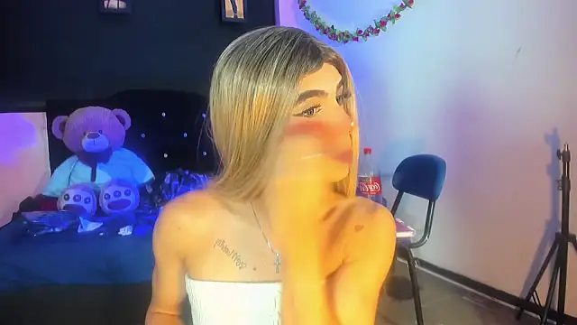 Snapshot of rosedewitt chatting on 02/09/25, 06:22 rosedewitt online show from 02/09/25, 06:22