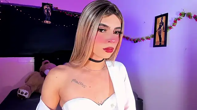 Snapshot of rosedewitt chatting on 02/26/25, 10:58 rosedewitt online show from 02/26/25, 10:58