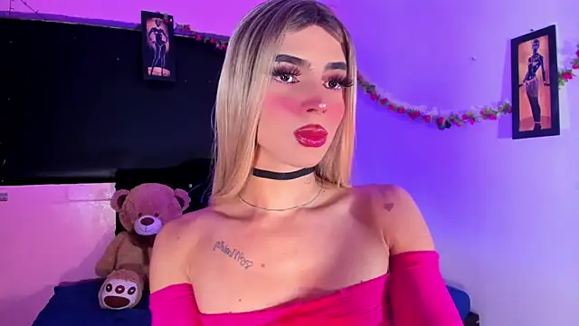 Snapshot of rosedewitt chatting on 03/06/25, 11:03 rosedewitt online show from 03/06/25, 11:03