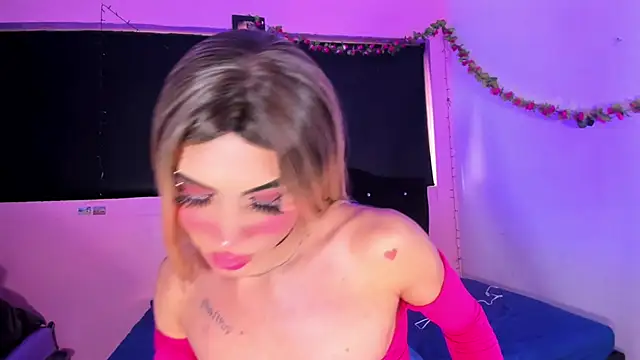 Snapshot of rosedewitt chatting on 03/06/25, 02:08 rosedewitt online show from 03/06/25, 02:08