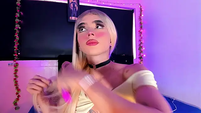 Snapshot of rosedewitt chatting on 03/13/25, 01:40 rosedewitt online show from 03/13/25, 01:40