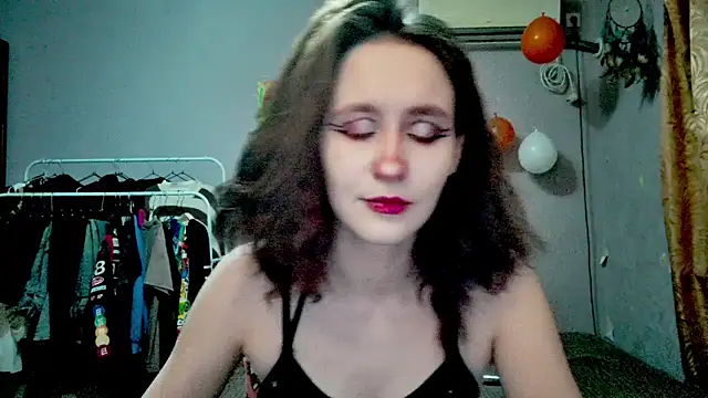 JoannaTompson online show from 12/02/25, 08:59
