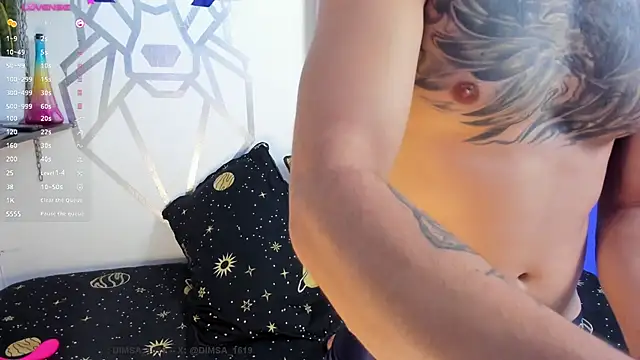 Snapshot of Aron-santoro chatting on 02/08/25, 04:03 Aron-santoro online show from 02/08/25, 04:03