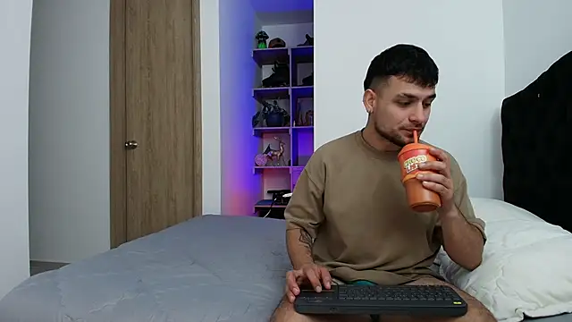 Aron-santoro online show from 02/26/26, 07:13