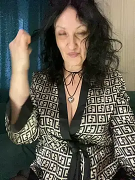 Snapshot of Katie-n chatting on 01/15/25, 11:53 Katie-n online show from 01/15/25, 11:53