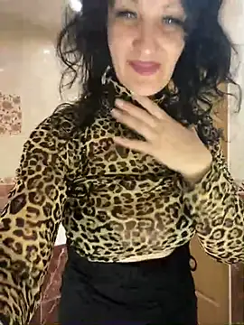 Snapshot of Katie-n chatting on 03/07/25, 12:45 Katie-n online show from 03/07/25, 12:45