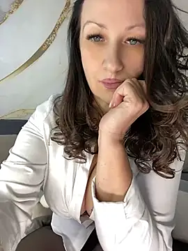 Snapshot of Katie-n chatting on 07/17/26, 07:04 Katie-n online show from 07/17/26, 07:04