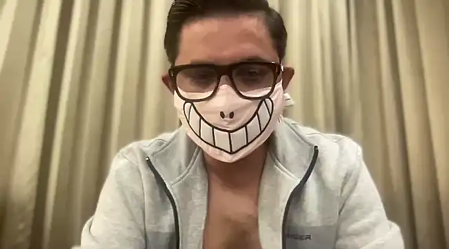 Snapshot of slavekinky001 chatting on 12/30/24, 08:25 slavekinky001 online show from 12/30/24, 08:25