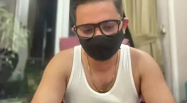 Snapshot of slavekinky001 chatting on 02/20/25, 08:03 slavekinky001 online show from 02/20/25, 08:03