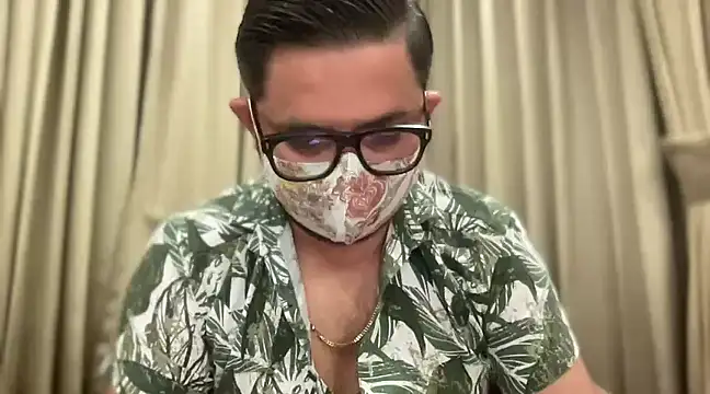 Snapshot of slavekinky001 chatting on 03/18/25, 07:53 slavekinky001 online show from 03/18/25, 07:53