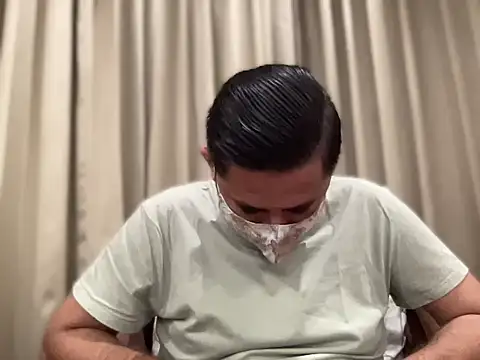 Snapshot of slavekinky001 chatting on 10/31/25, 08:32 slavekinky001 online show from 10/31/25, 08:32