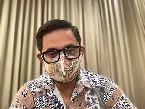 Snapshot of slavekinky001 chatting on 04/08/26, 07:36 slavekinky001 online show from 04/08/26, 07:36