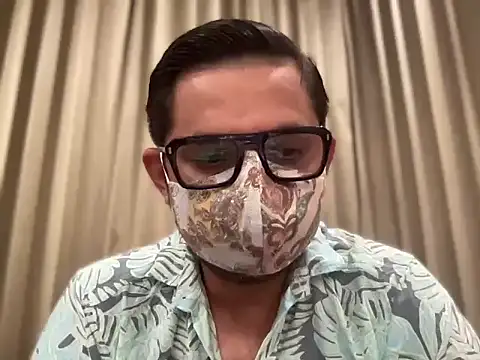 Snapshot of slavekinky001 chatting on 04/09/26, 08:03 slavekinky001 online show from 04/09/26, 08:03