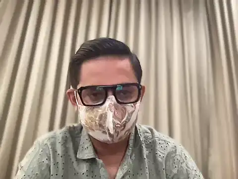 Snapshot of slavekinky001 chatting on 04/10/26, 08:02 slavekinky001 online show from 04/10/26, 08:02