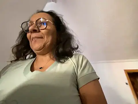 Snapshot of sweeviolet chatting on 01/30/25, 11:22 sweeviolet online show from 01/30/25, 11:22