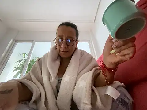 Snapshot of sweeviolet chatting on 02/09/25, 08:54 sweeviolet online show from 02/09/25, 08:54