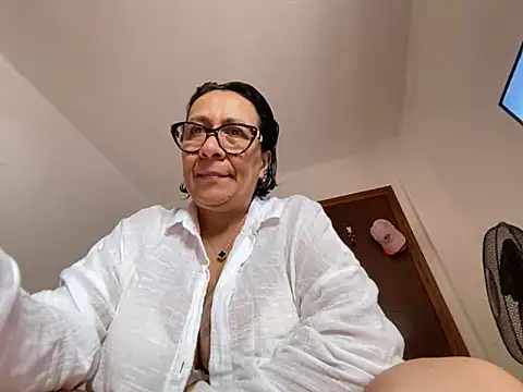 sweeviolet online show from 05/10/26, 11:04