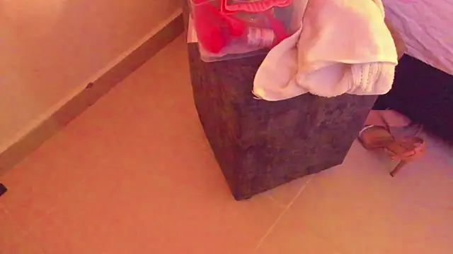 im sarah34 online show from 02/17/25, 01:36