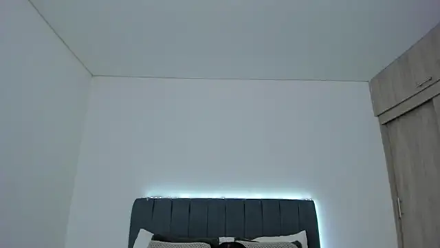 im sarah34 online show from 04/11/26, 12:48