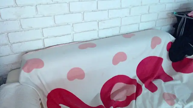 Snapshot of Crazyy_girl_ chatting on 03/15/26, 06:47 Crazyy girl online show from 03/15/26, 06:47