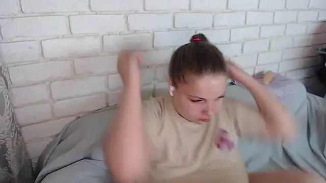 Crazyy girl  online show from 04/29/26, 05:06