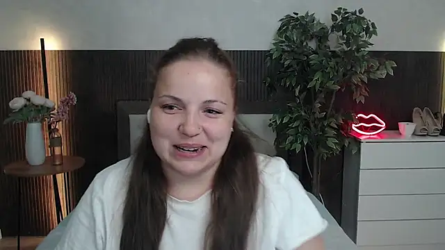 Snapshot of Crazyy_girl_ chatting on 07/15/26, 02:22 Crazyy girl online show from 07/15/26, 02:22