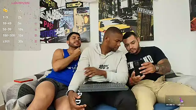 Snapshot of hott_dicks chatting on 12/31/24, 01:41 hott dicks online show from 12/31/24, 01:41